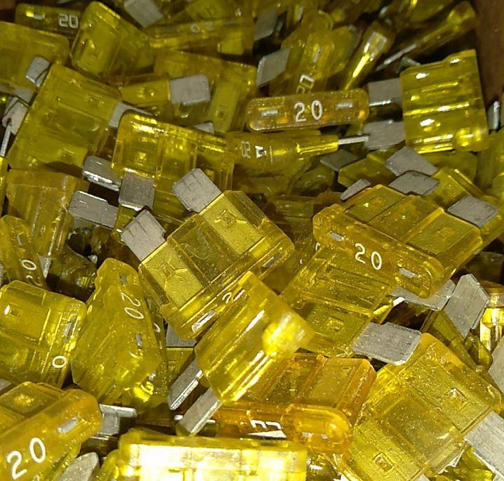 20 amp standard automotive fuse