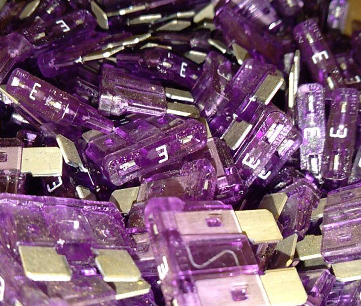 3 amp standard automotive fuse
