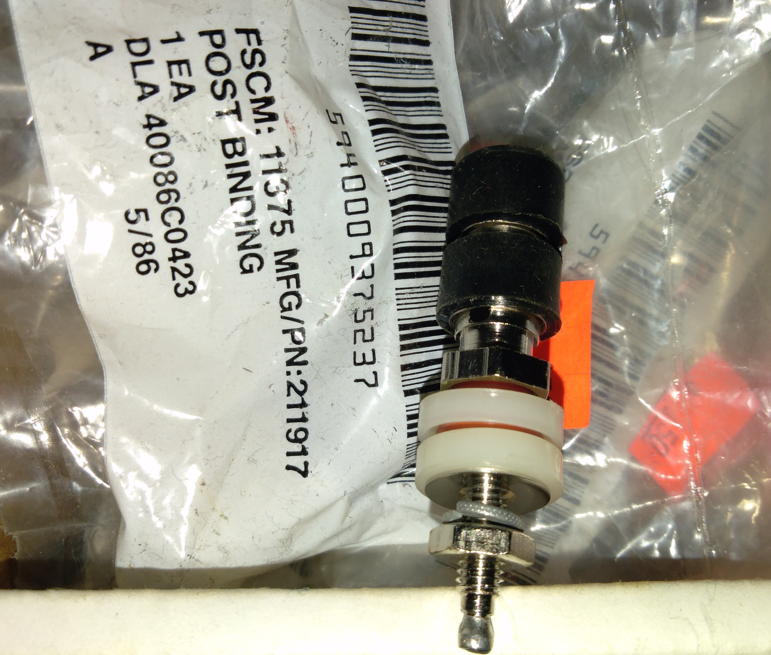 binding post push type